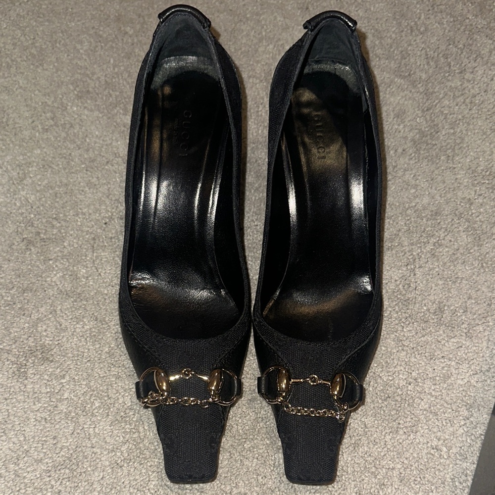 Gucci Black Heels with Gold Chain Detail